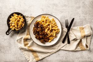 Käsespätzli mit Hirschgulasch