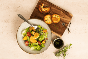 Salat à la greque mit Grilltaler