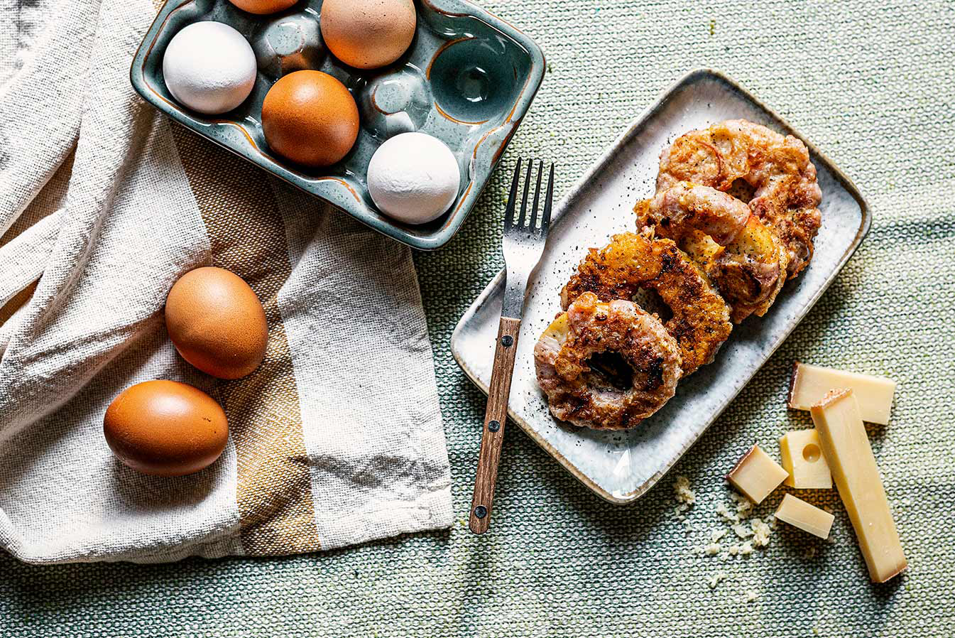 Apfelküchlein mit Käse und Speck