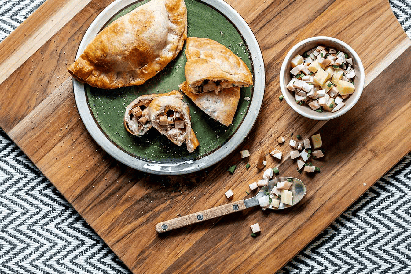 Wurstsalat-Krapfen mit Käse